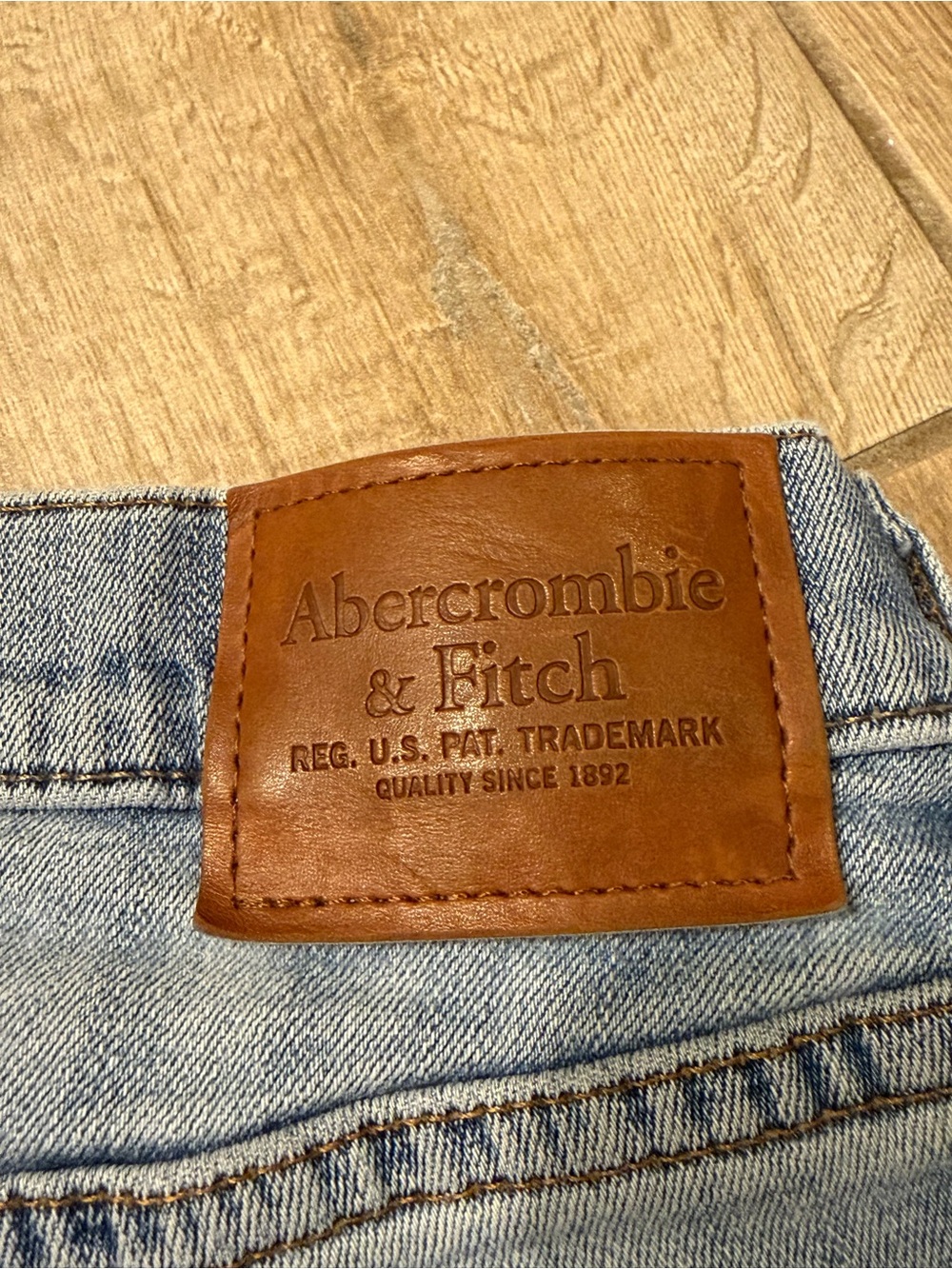 Abercrombie & Fitch Men’s Light Blue Denim Jeans 32w 30l